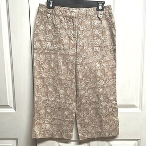 Christopher & Banks Tan White Floral Print 5 Pocket Mid Rise Khaki Capris Size 6